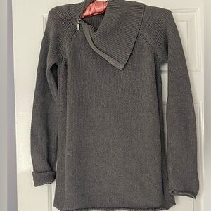 Guess 100% cotton zipped turtleneck sweater. Size S. fits M too Thick Warm EUC